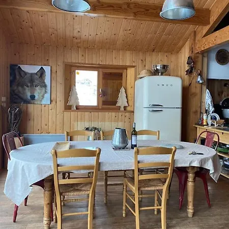 Familial Alpstuga *